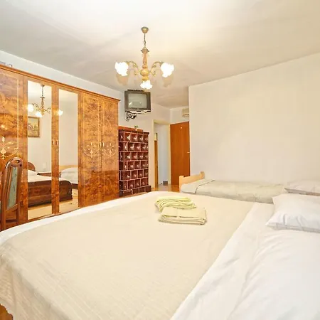 Bogovic 2407 Malinska